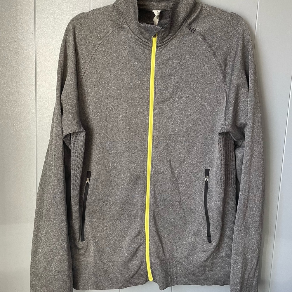 Mens Lululemon • Grey Training Jacket w/ contrast zipper • M